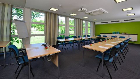 bestuhlung tagungsraum tagungstechnik