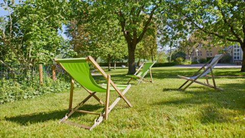 Kirchliches Tagungszentrum Natur Liegestühle Schmerlenbach